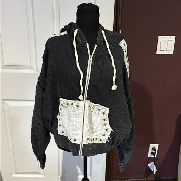 POL Black Zip-Up Hoodie with White Crochet Accents Buckle store sz M - Picture 1 of 4